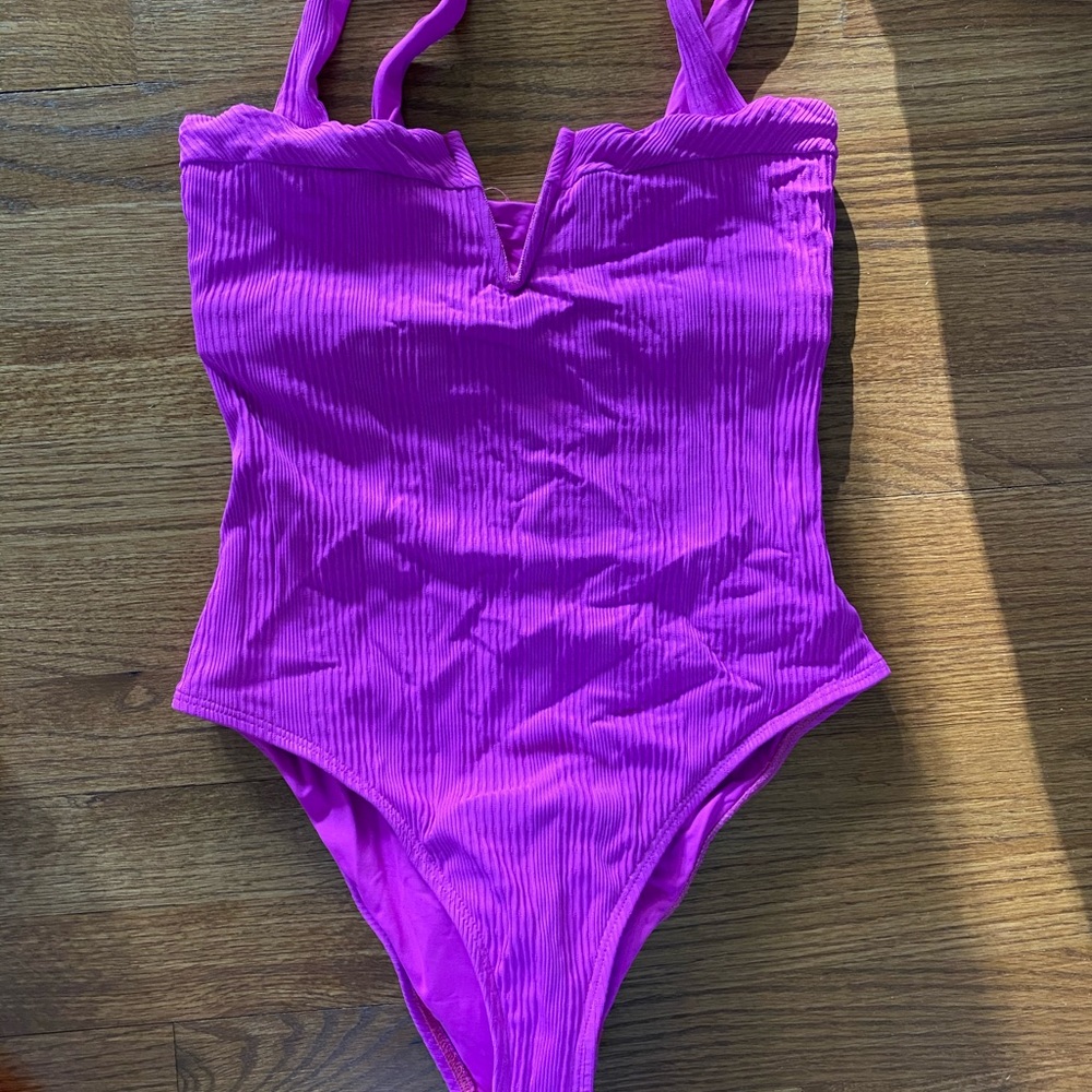 L space one piece cha swimsuit